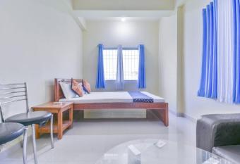 Tulsi Banquet And Guest House has Balcony rooms