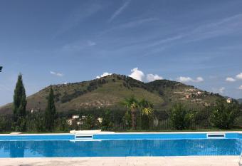 Colle Paciocco has Balcony rooms