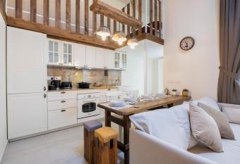 Sliema 248 Boutique Studios allows 18 year olds to book a room