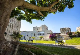 Hotel Delle Cave allows 18 year olds to book a room