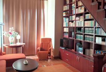 Ara Modern Apartament has Balcony rooms