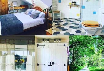 Trewithian Farm Cottage allows 18 year olds to book a room