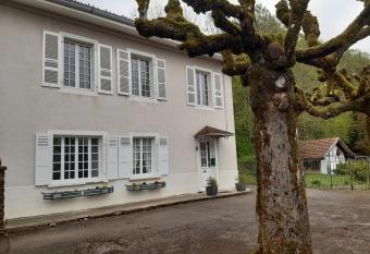 Les Tilleuls has Balcony rooms