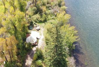 Snake River Glamping allows 18 year olds to book a room