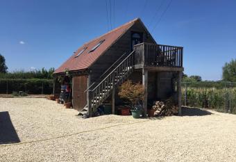 Oaks Barn allows 18 year olds to book a room