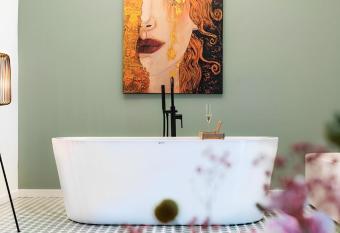 MareLuna Rooms has Balcony rooms