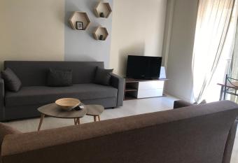 georgia   s cozy rooms #7 city centre allows 18 year olds to book a room