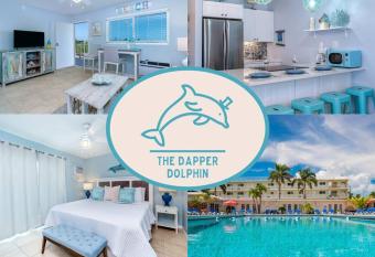 Updated WATERFRONT, pool, tiki bar, boat ramp, etc has Balcony rooms