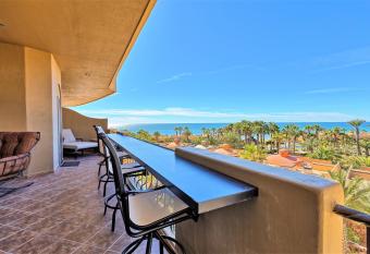 Bella Sirena 304-A Luxury Condo with Amazing View has Balcony rooms