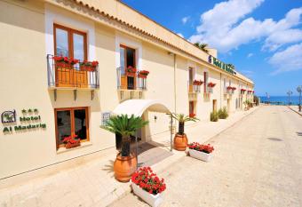 Hotel Al Madarig has Balcony rooms