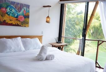 Ibuku Hotel Guatap   - Chalets has rooms with a private hot tub