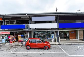 SPOT ON 90541 Pd Motel allows 18 year olds to book a room