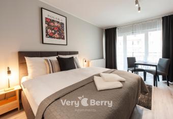 Very Berry - Niedzia  kowskiego 25a has Balcony rooms