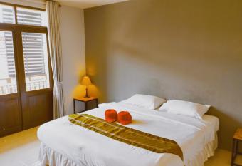 Laemdin Hotel has Balcony rooms