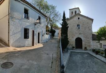 Casa del Maestro allows 18 year olds to book a room
