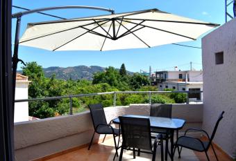 S&G HOME has Balcony rooms