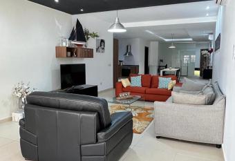 Stylish 1 bedroom in Birgu, Vittoriosa allows 18 year olds to book a room