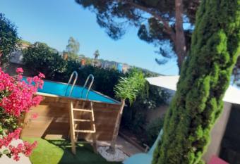 Appartement les 3 horloges has Balcony rooms