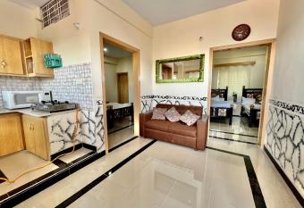 Entire Apartment near Mall Road Murree has Balcony rooms