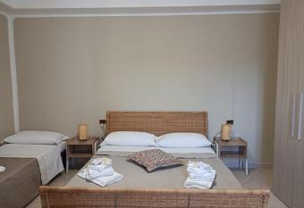 Il Roseto has rooms with a private hot tub