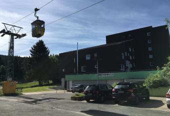 Apartment Kleeblatt has Balcony rooms