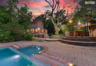 EKOSTAY - River Front Villa has Balcony rooms