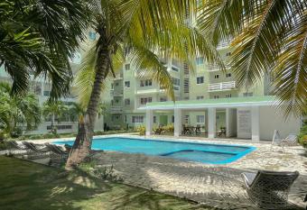 Escape Oceanfront Condo in Avenida Espana w/Pool allows 18 year olds to book a room