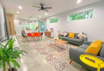 MODERN NATURE - 2 STORY DOWNTOWN DELIGHT has Balcony rooms