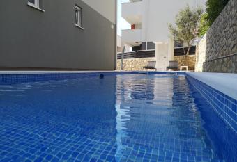 Residence Ludus allows 18 year olds to book a room