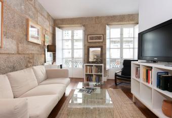 ELDUAYEN allows 18 year olds to book a room