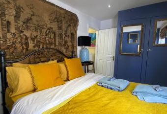 28 King Street allows 18 year olds to book a room