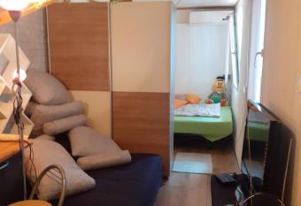 Cozy small house on the beach for pet lovers has Smoking/Balcony rooms