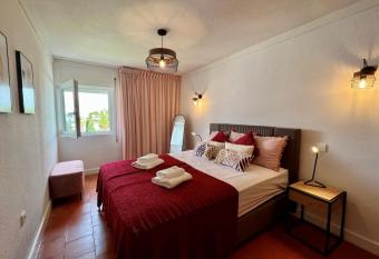 Arma    o De P  ra Brightness 2 With Pool by Homing allows 18 year olds to book a room