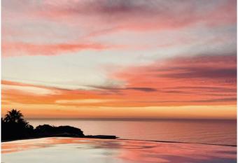 CapeStays - Villa Infinity allows 18 year olds to book a room