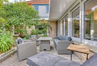 Haus Kleemann E24 allows 18 year olds to book a room