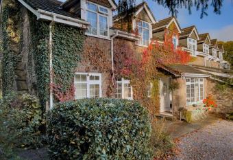 Charming cottage within farmhouse allows 18 year olds to book a room