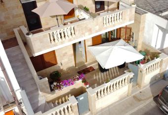 Kalispera has Balcony rooms