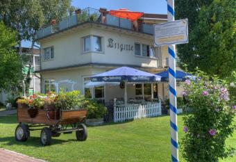 Hotel Brigitte has Balcony rooms