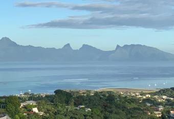 Tahitininalodge 1 has Balcony rooms