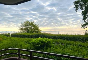 Moderne 3-Zi-Wohnung mit Meerblick direkt am Strand has Balcony rooms