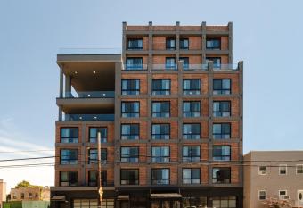 The Dutch Hotel Long Island City, Sonder by Marriott Bonvoy has Balcony rooms