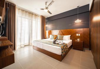 Stunning King Bed Condo, Walk Distance to the Beach - Nuevo Vallarta! has Balcony rooms