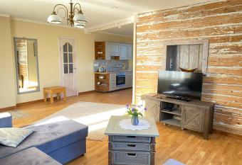 Pihtla tee k  laliskorter 1 allows 18 year olds to book a room