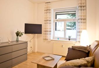 Zentral FeWo - EG - Karli - 30qm - K  che - Netflix allows 18 year olds to book a room