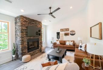 2 Balcony View of Main St-Evergreen@ Main&Pine has Balcony rooms