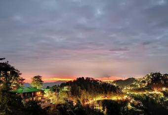 Valley View Apartment and Family Suite has Balcony rooms