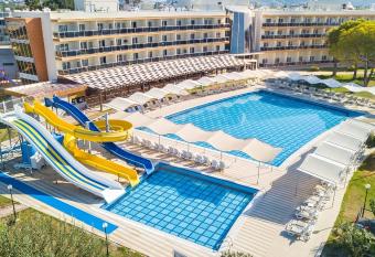 Grand Sahins Gumuldur Resort allows 18 year olds to book a room