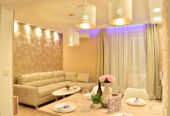 Zagreb4you Apartments has Balcony rooms