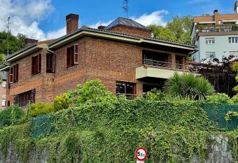 Casa Koski LSS00259 allows 18 year olds to book a room