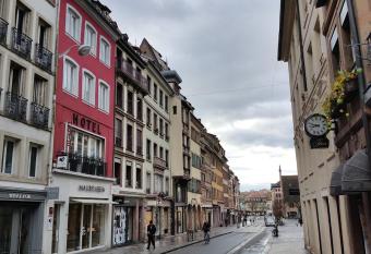 R  sidence O lit allows 18 year olds to book a room